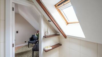 Superior Double or Twin Room | Bathroom | Free toiletries, hair dryer, towels, soap