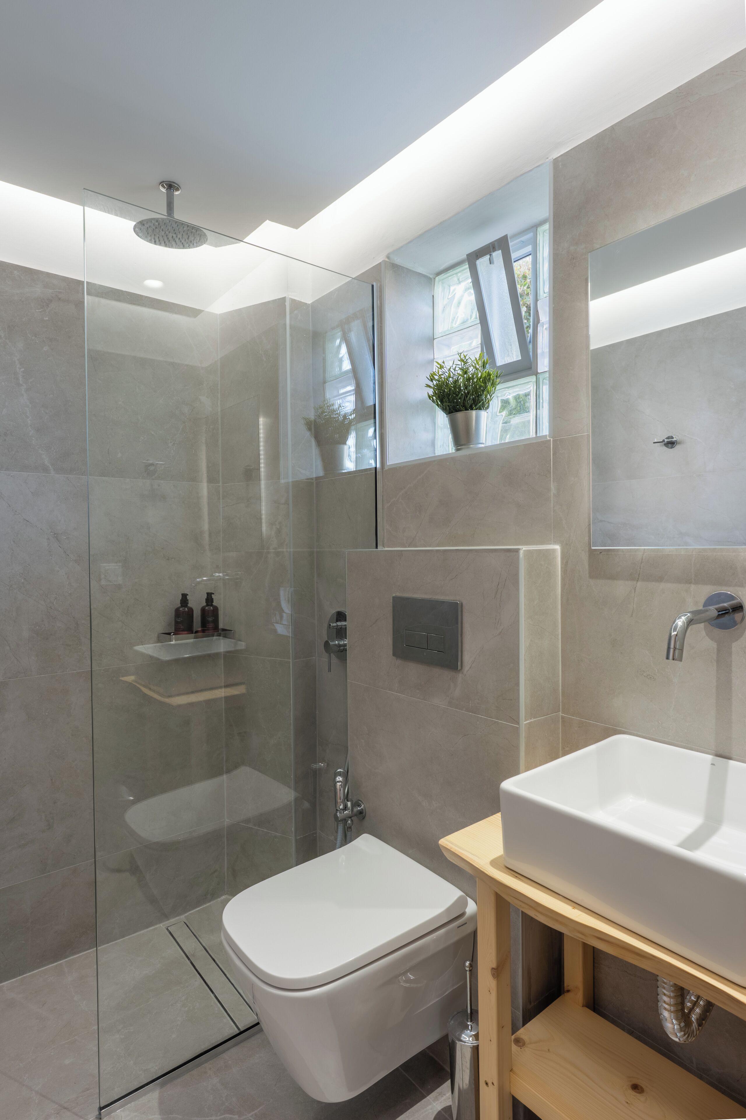 Studio | Phòng tắm | Buồng tắm vòi sen, đồ dùng nhà tắm miễn phí, máy sấy tóc, khăn tắm 