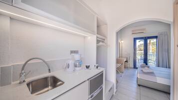 1 bedroom, in-room safe, desk, soundproofing