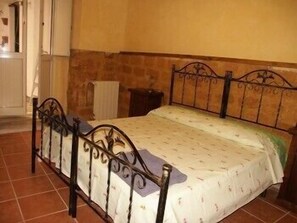 Quadruple Room | Desk, free cribs/infant beds, free WiFi - Bed and Breakfast Piccolo Gellia (Agrigento)