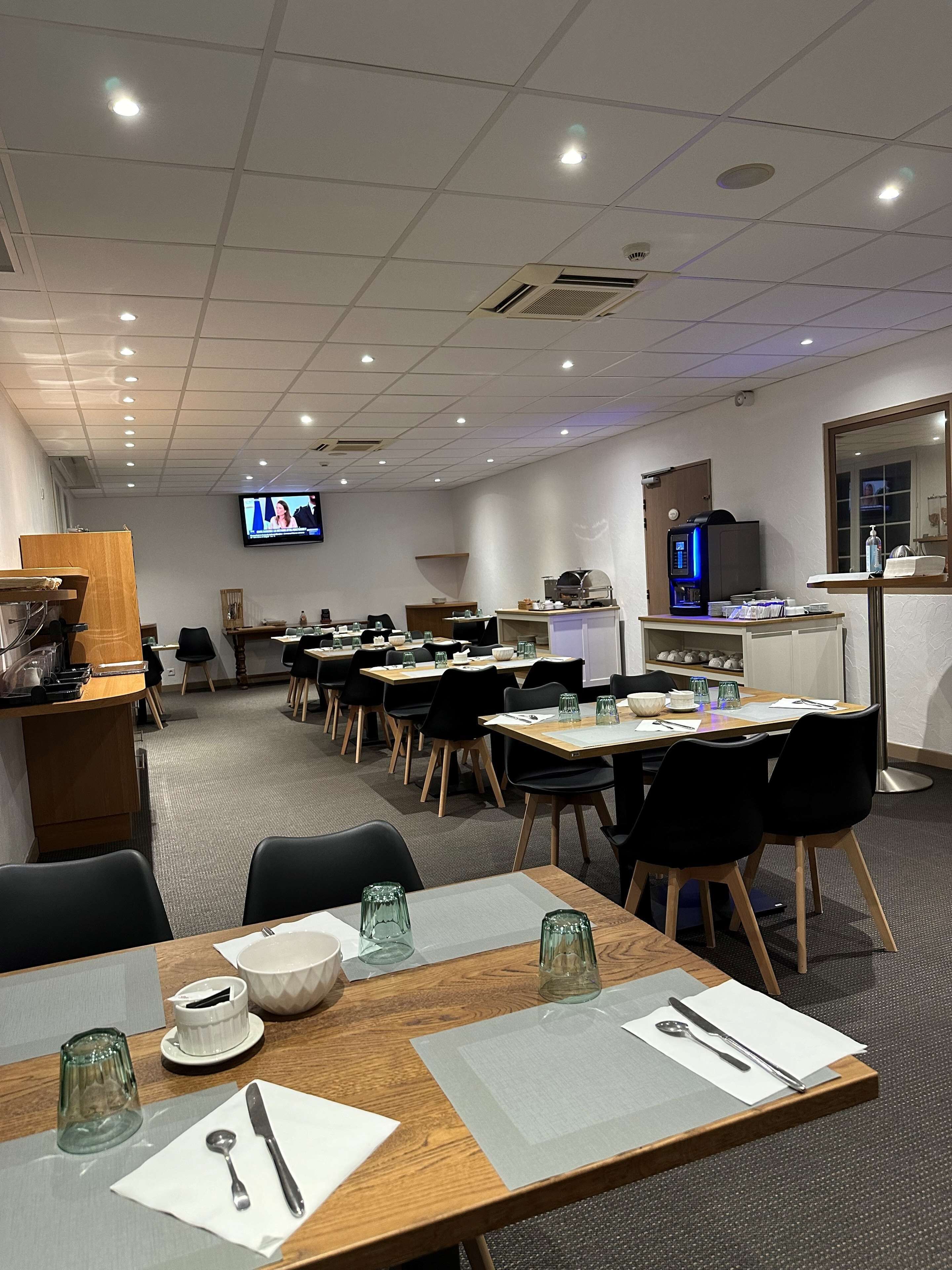 daily buffet breakfast (eur 14 per person)