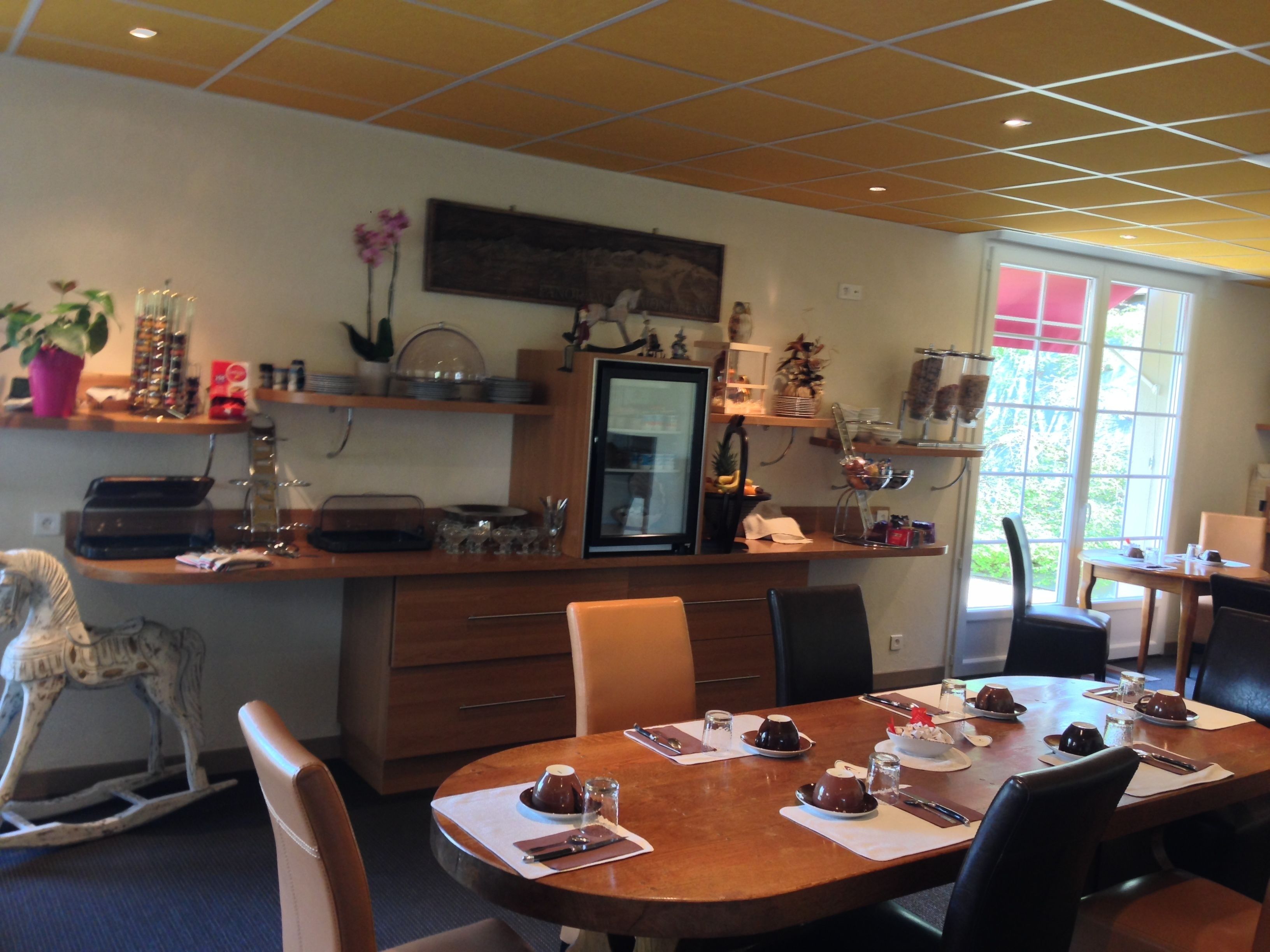 daily buffet breakfast (eur 14 per person)