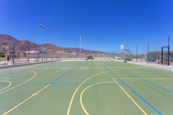 Children’s play area – outdoor