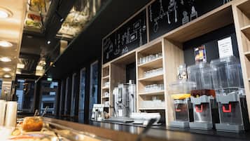 Tägliches inbegriffenes kontinentales Frühstück