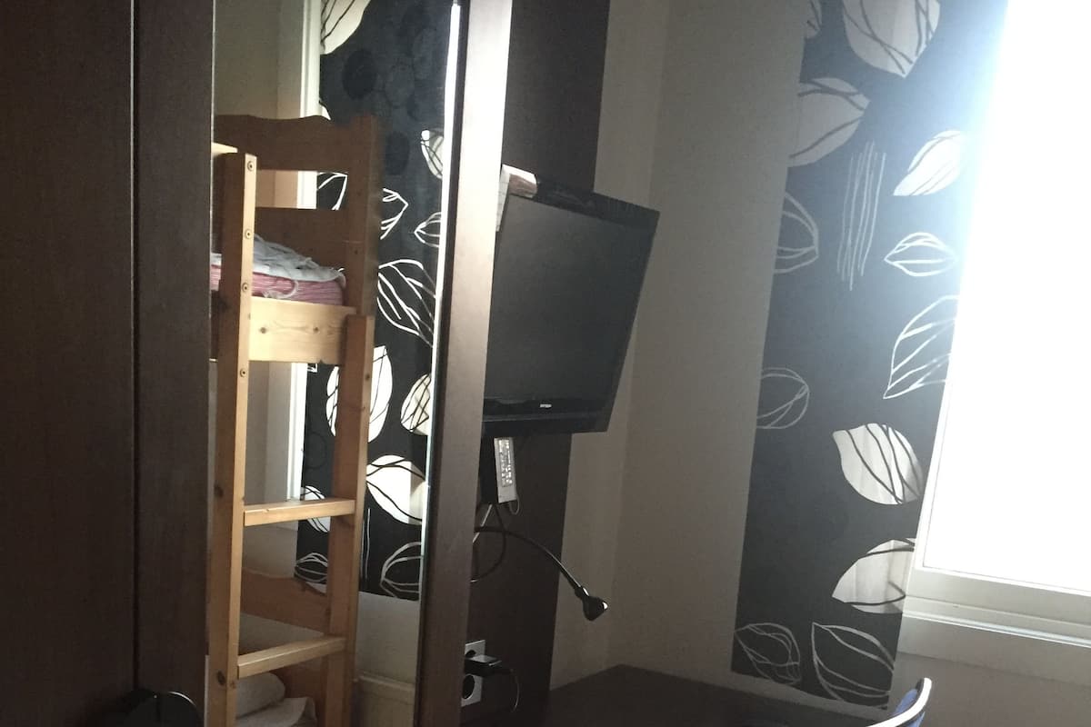 Twin Room, Shared Bathroom, sheets/cleaning not included