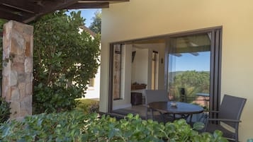 Suite (Firefinch) | Terrace/patio