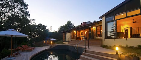 Outdoor pool, pool umbrellas, sun loungers