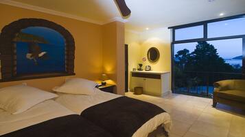 Standard Room (Eagle) | Minibar, in-room safe, individually decorated, individually furnished