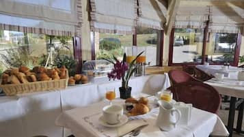 Daily buffet breakfast (EUR 9 per person)