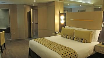 Executive Room, 1 King Bed | Pillowtop beds, desk, laptop workspace, iron/ironing board