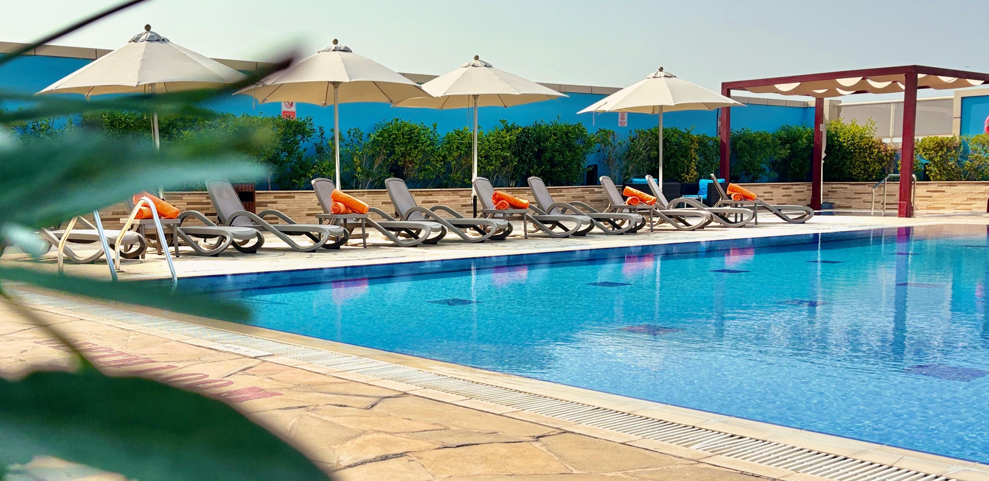 outdoor pool, open 8:00 am to 10:00 pm, lifeguards on site
