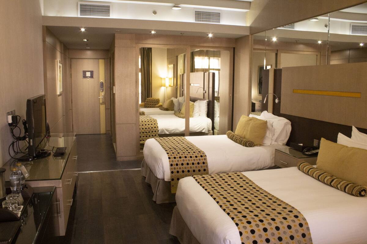 1 bedroom, pillow-top beds, desk, laptop workspace