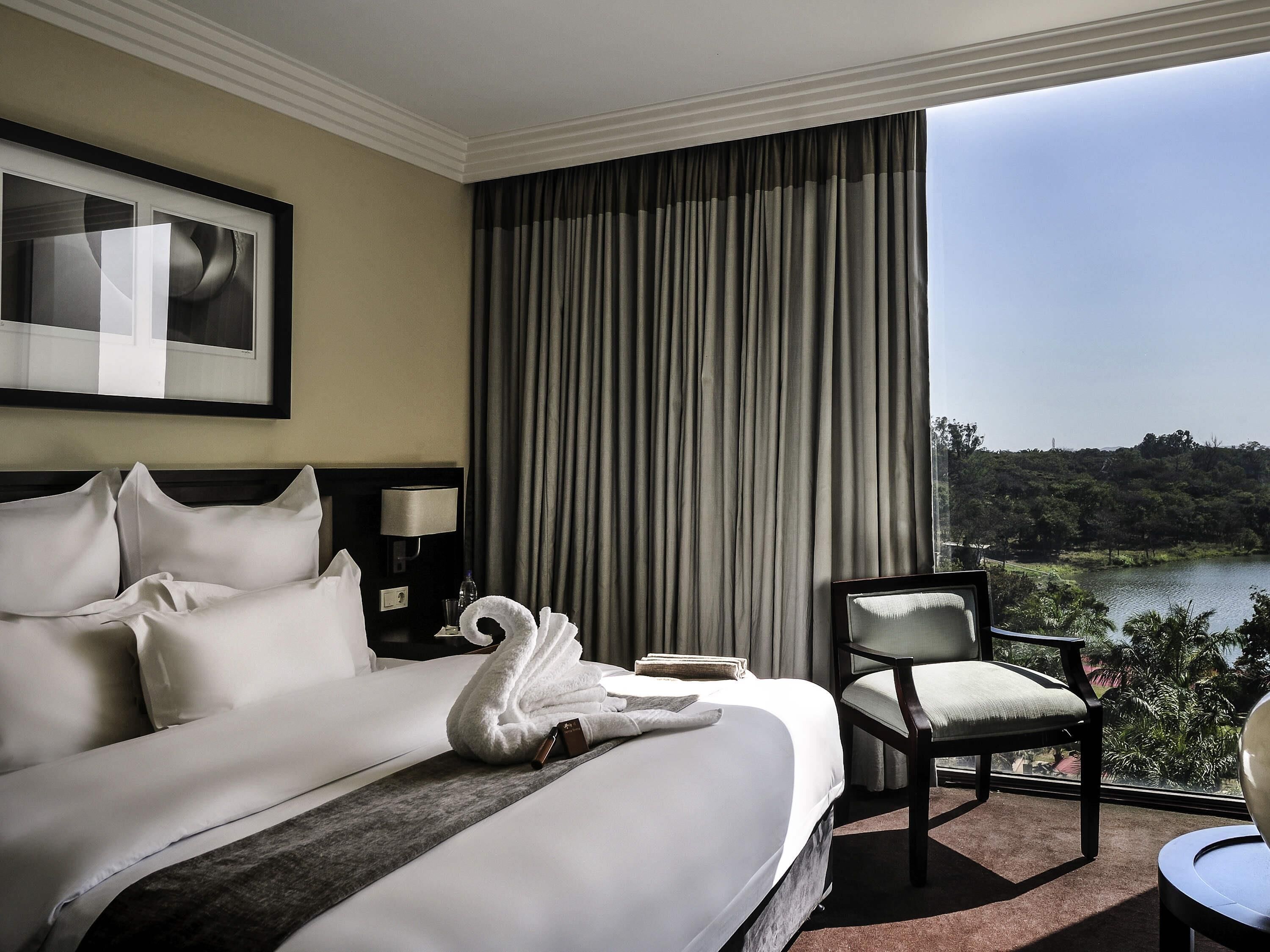 Tallelokero huoneessa, äänieristys, ilmaiset vauvansängyt