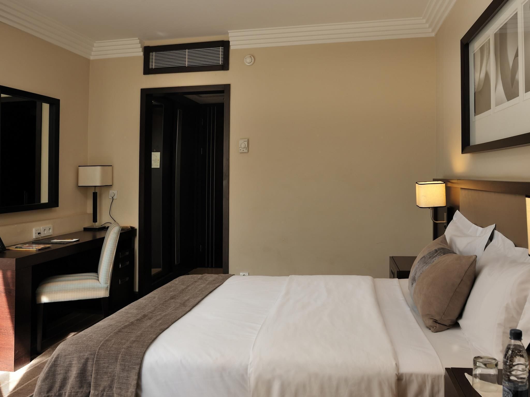 Classic Double Room, 1 Double Bed, Lake View
