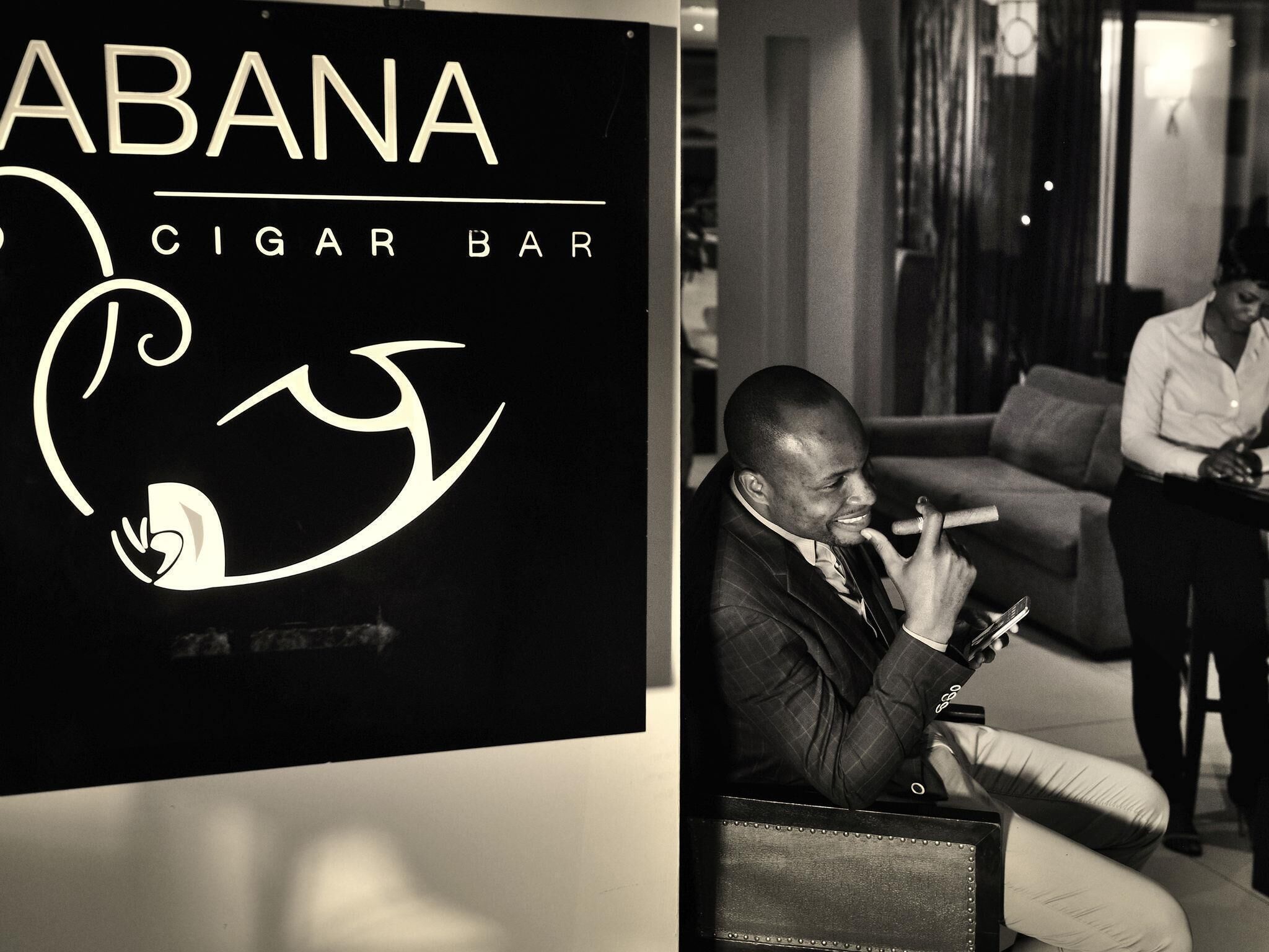 2 bars/lounges, poolside bar