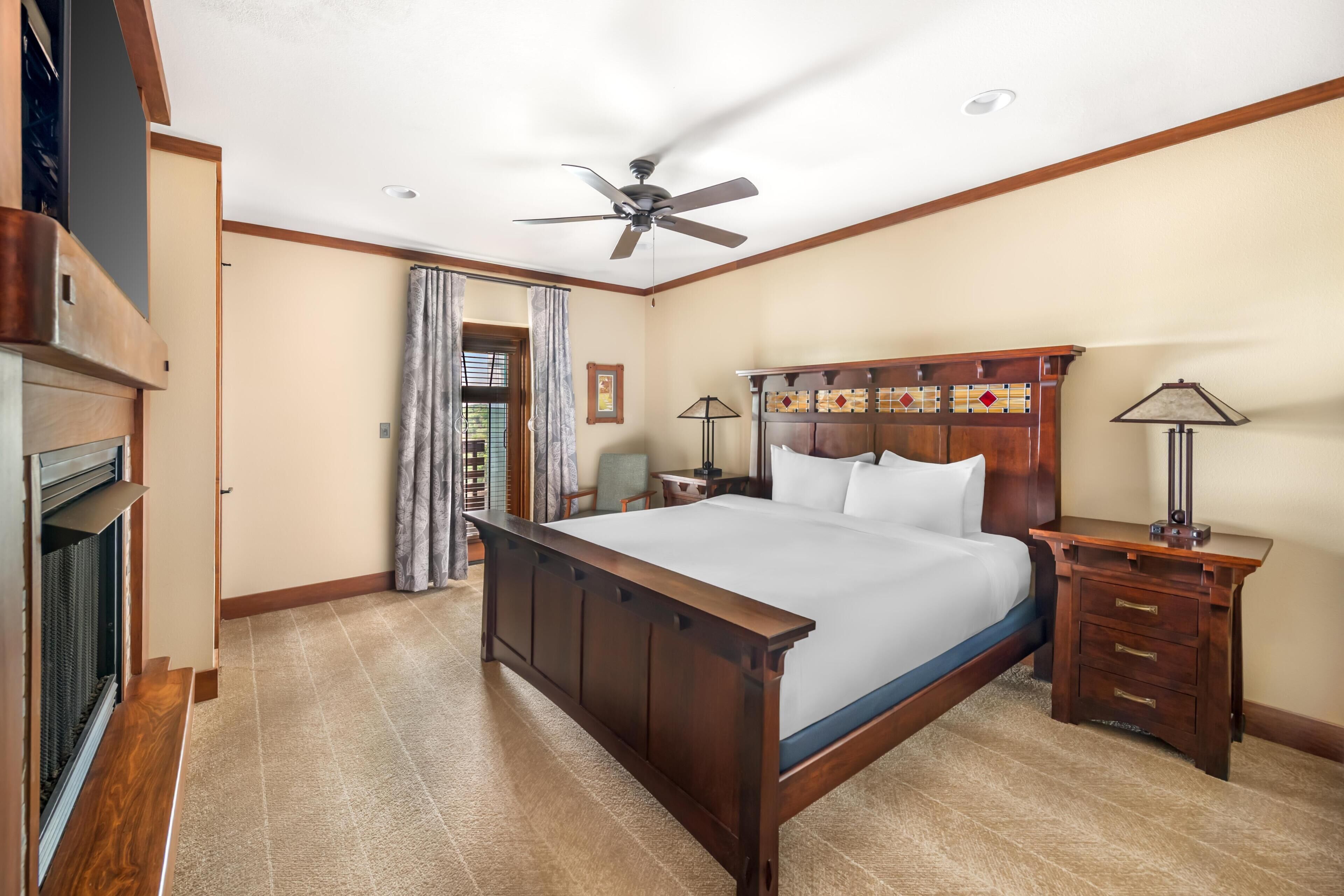 3 BEDROOM 2 KING 2 TWIN BUNK GOVERNOR SUITE | Fer et planche à repasser, accès au Wi-Fi (inclus), literie fournie