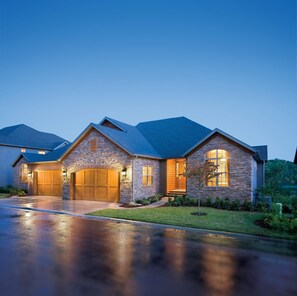 5 BEDROOM 2 KG 2 QN 2 TW BUNK PATIO HOME | 部屋からの景観