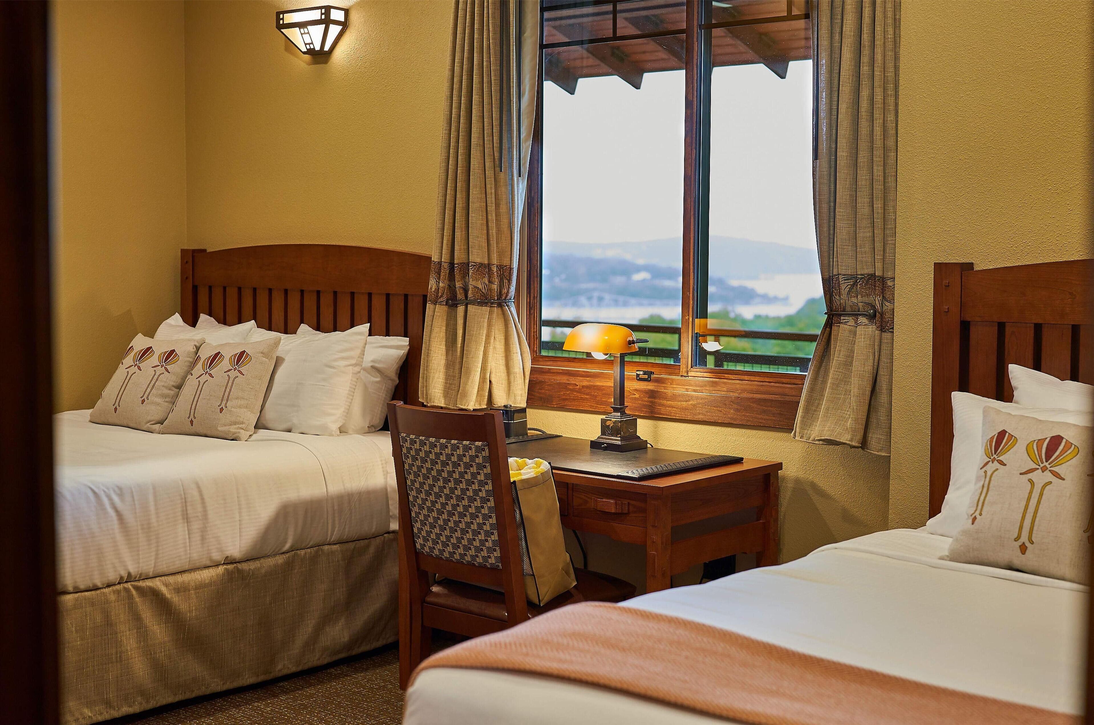 2 BEDROOM 2 KING POOL VIEW PENTHOUSE SUITE | Iron/ironing board, free WiFi, bed sheets, alarm clocks