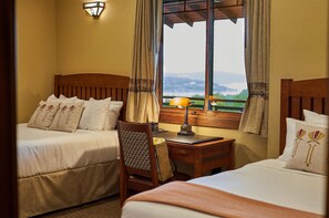 2 BEDROOM 2 KING POOL VIEW PENTHOUSE SUITE | アイロン / アイロン台、WiFi (無料)、ベッドシーツ、アラーム付き時計