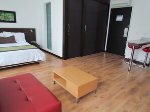 1 chambre, literie de qualité, couette en duvet, minibar