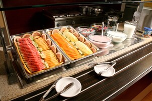 Desayuno buffet todos los días (con cargo)