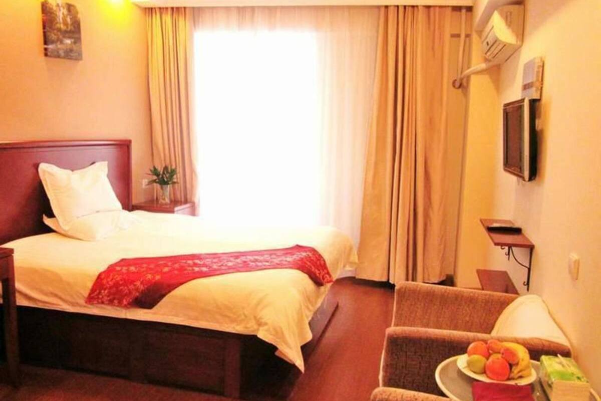 In-room safe, desk, blackout drapes, WiFi (free)
