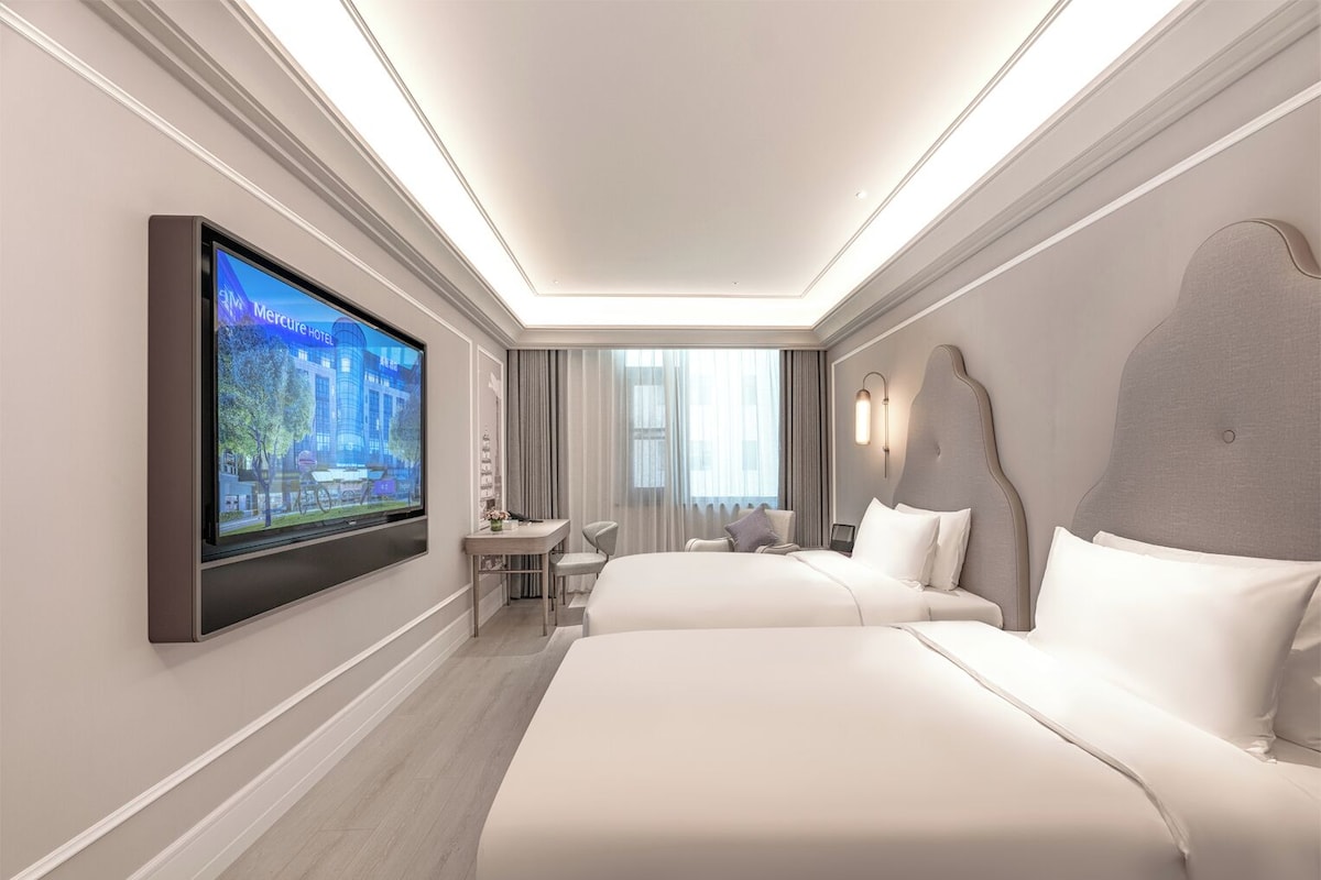 Deluxe Room, 2 Katil Bujang (Single) | Peralatan tempat tidur premium, gebar bulu kapas, busa memori, bar mini 