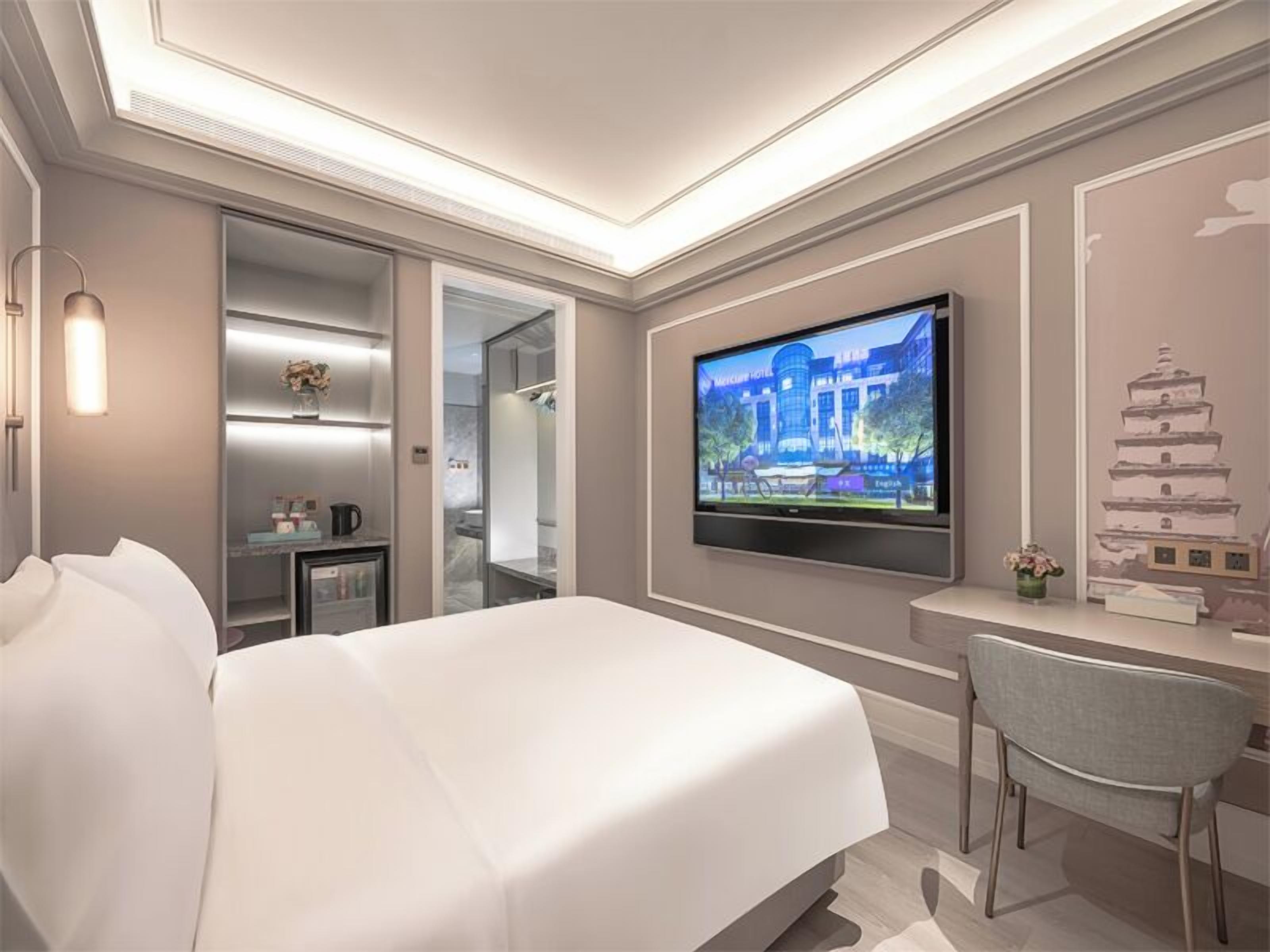 Standard Room, 1 Katil Raja (King), Non Smoking, Penyaman udara | Peralatan tempat tidur premium, gebar bulu kapas, busa memori, bar mini 