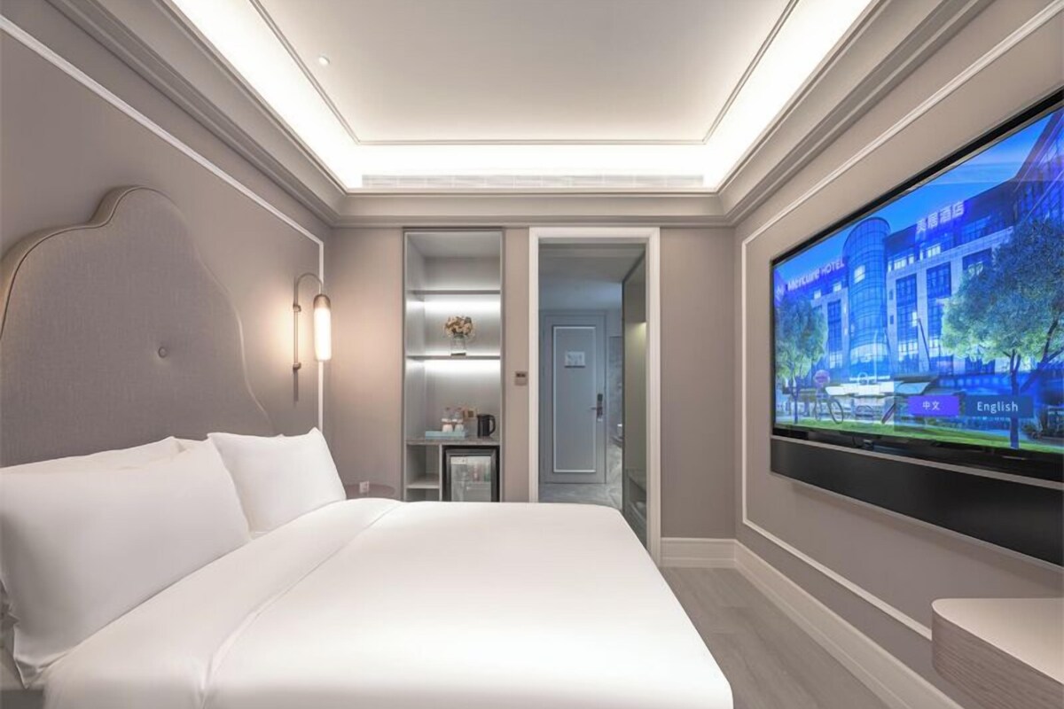 Superior Room, 1 Katil Raja (King) | Peralatan tempat tidur premium, gebar bulu kapas, busa memori, bar mini 