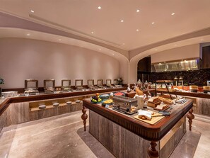 A hotel breakfast buffet with a variety of food options and a marble floor. - Mercure Xi'an High-tech Zone Center (Xi'an)