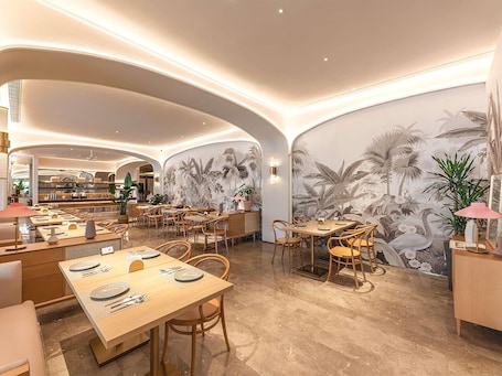 Daily buffet breakfast for a fee. Mercure Xi'an High-tech Zone Center