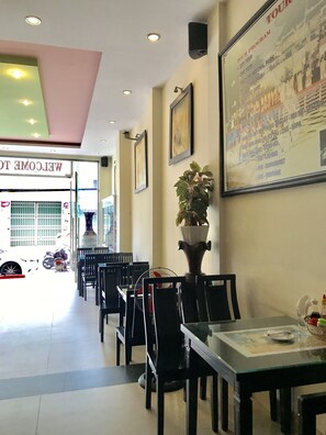 Breakfast area - Canary Hotel Hue (Hue)