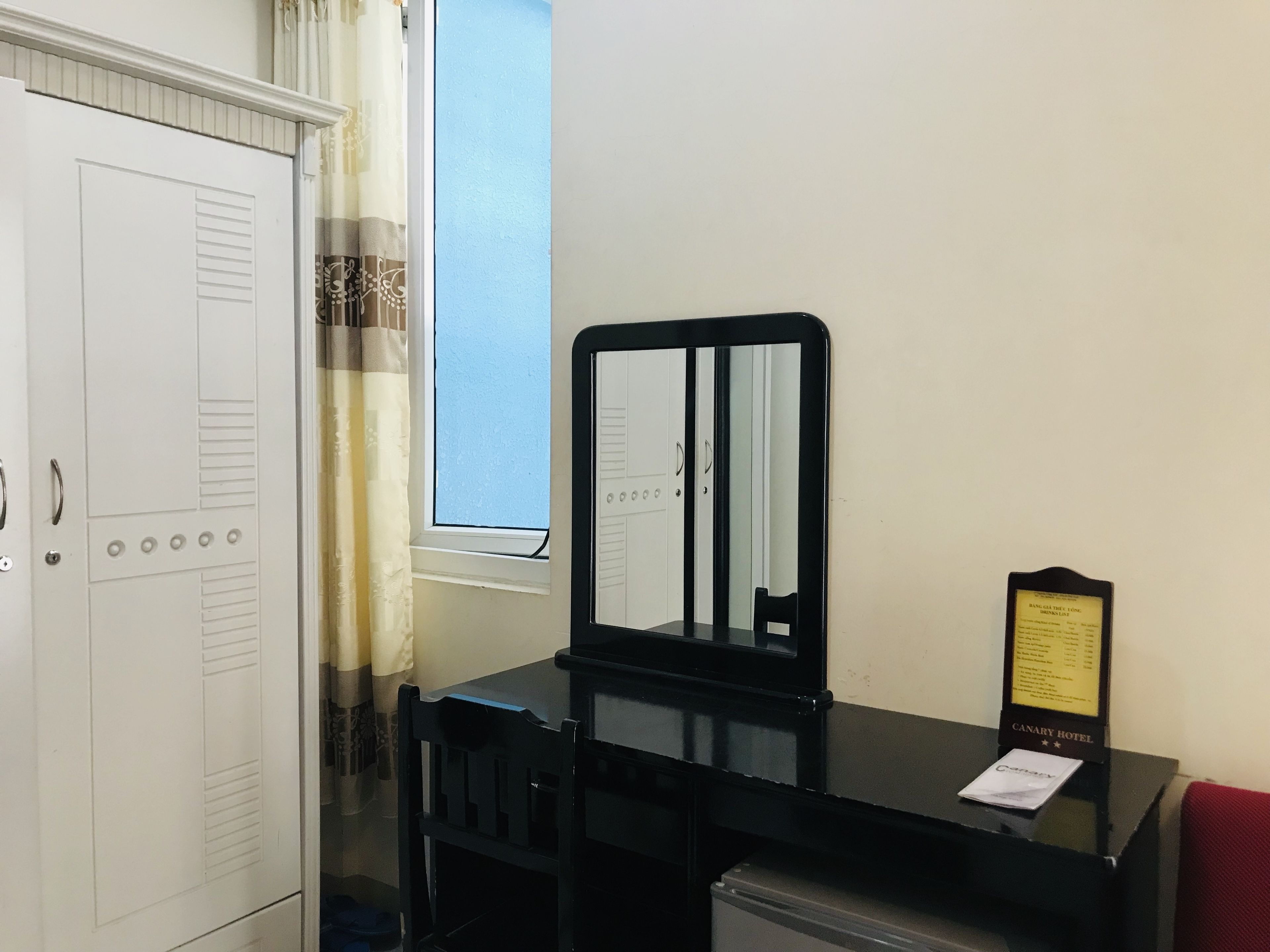 standard twin room | minibar