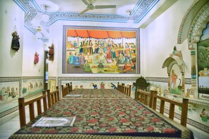 Se sirven desayunos, comidas y cenas 