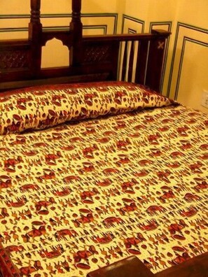 Individually decorated, individually furnished, desk, free WiFi