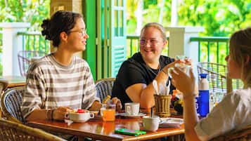 Free daily continental breakfast