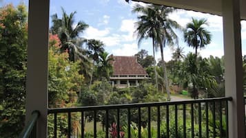 Hiên
