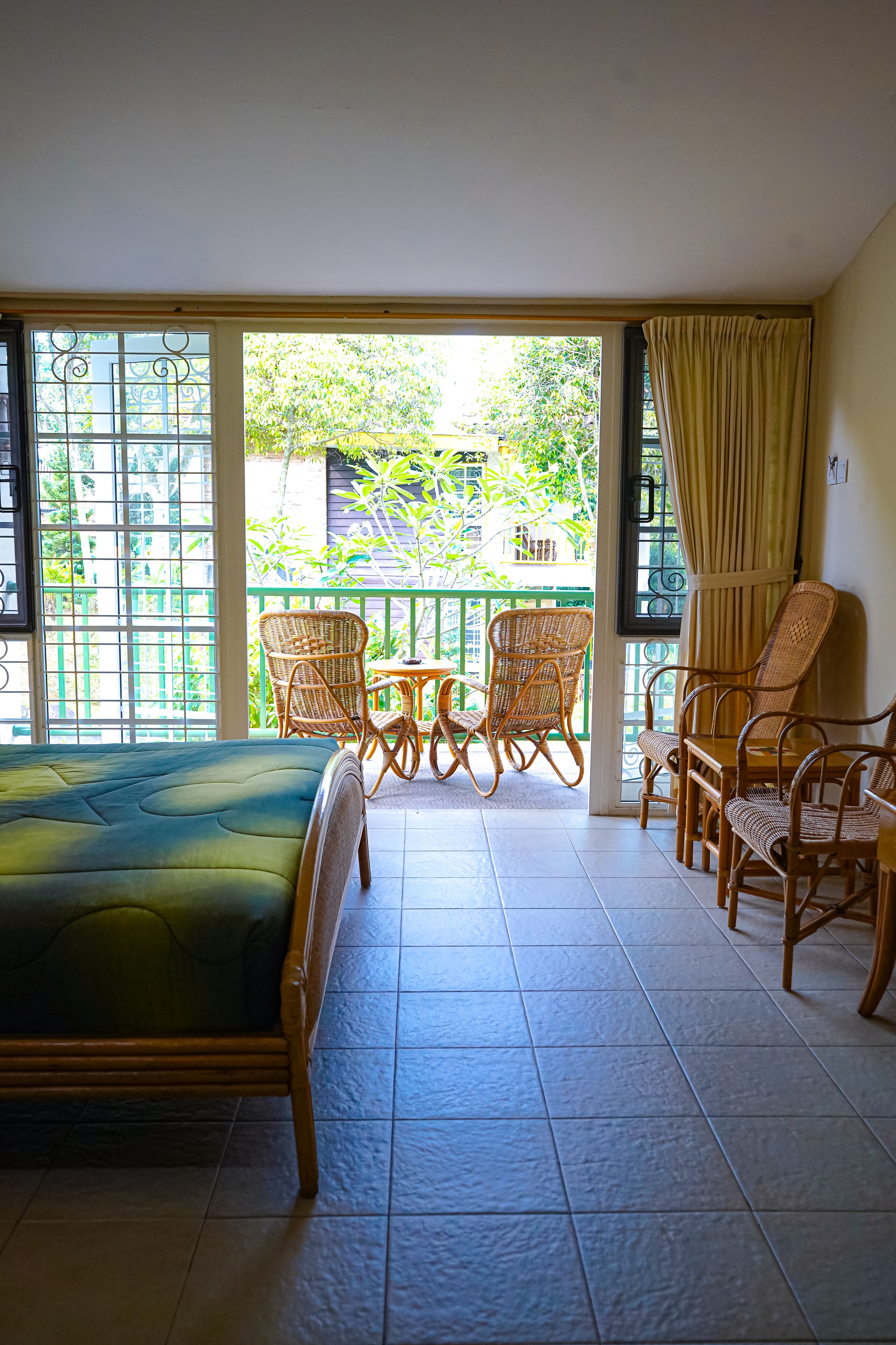 family room | terrace/patio