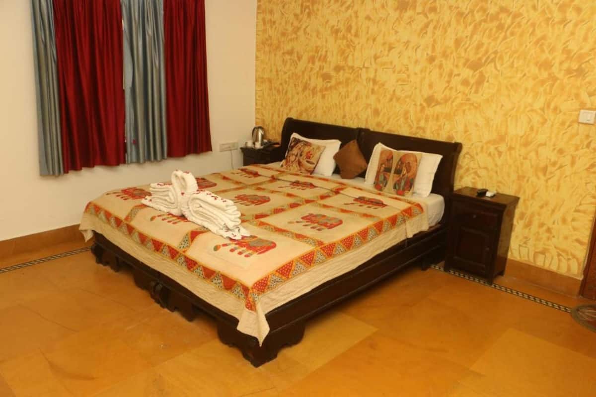 Suite Maharaja/Maharani | Premium bedding, individually decorated, individually furnished, desk