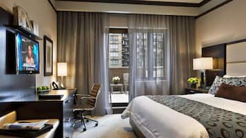 Deluxe Room, 1 King Bed, Balcony | Premium bedding, pillowtop beds, in-room safe, desk