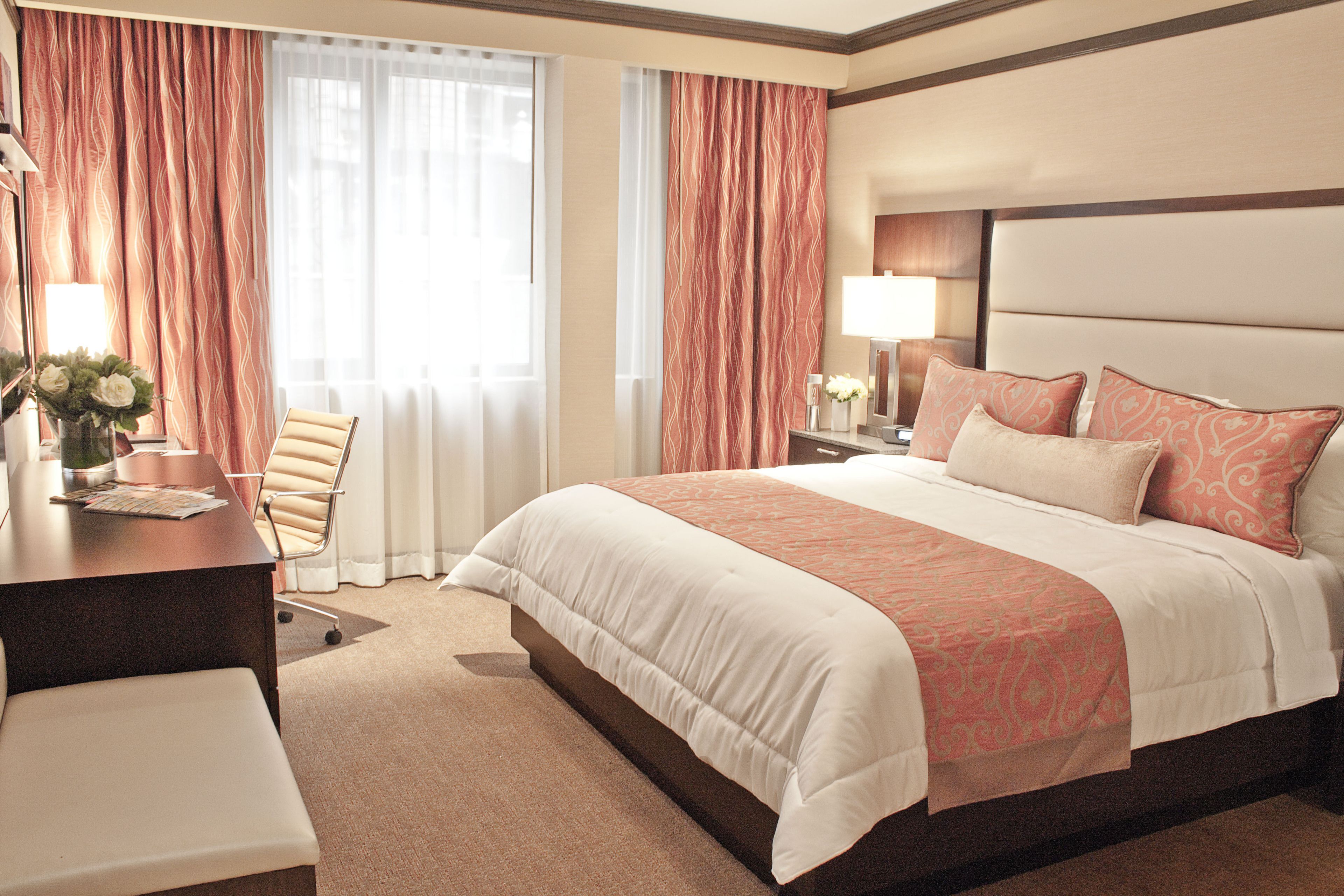 deluxe room, 1 king bed | premium bedding, pillow-top beds, in-room safe, desk