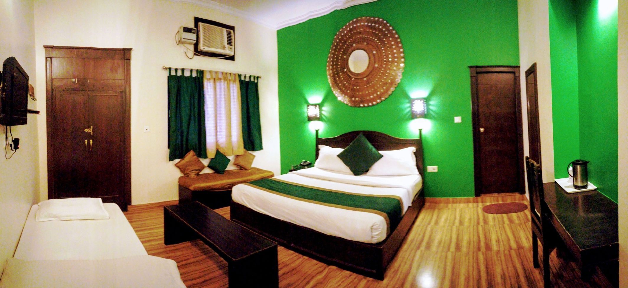 Premium bedding, individually decorated, individually furnished, desk