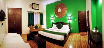 Premium bedding, individually decorated, individually furnished, desk