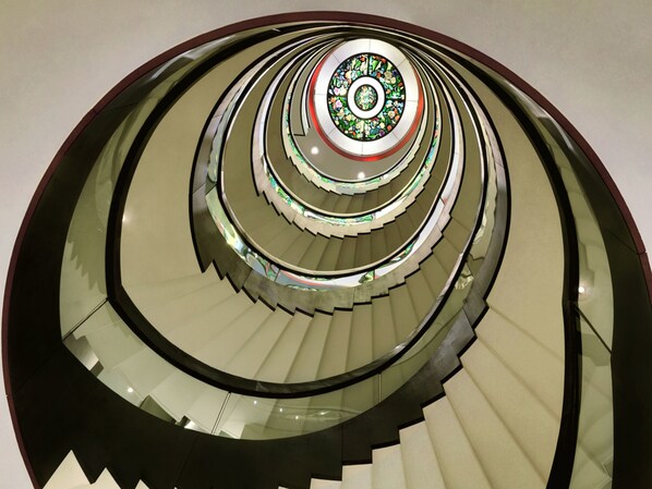 Staircase - Hotel Godwin Deluxe (New Delhi)