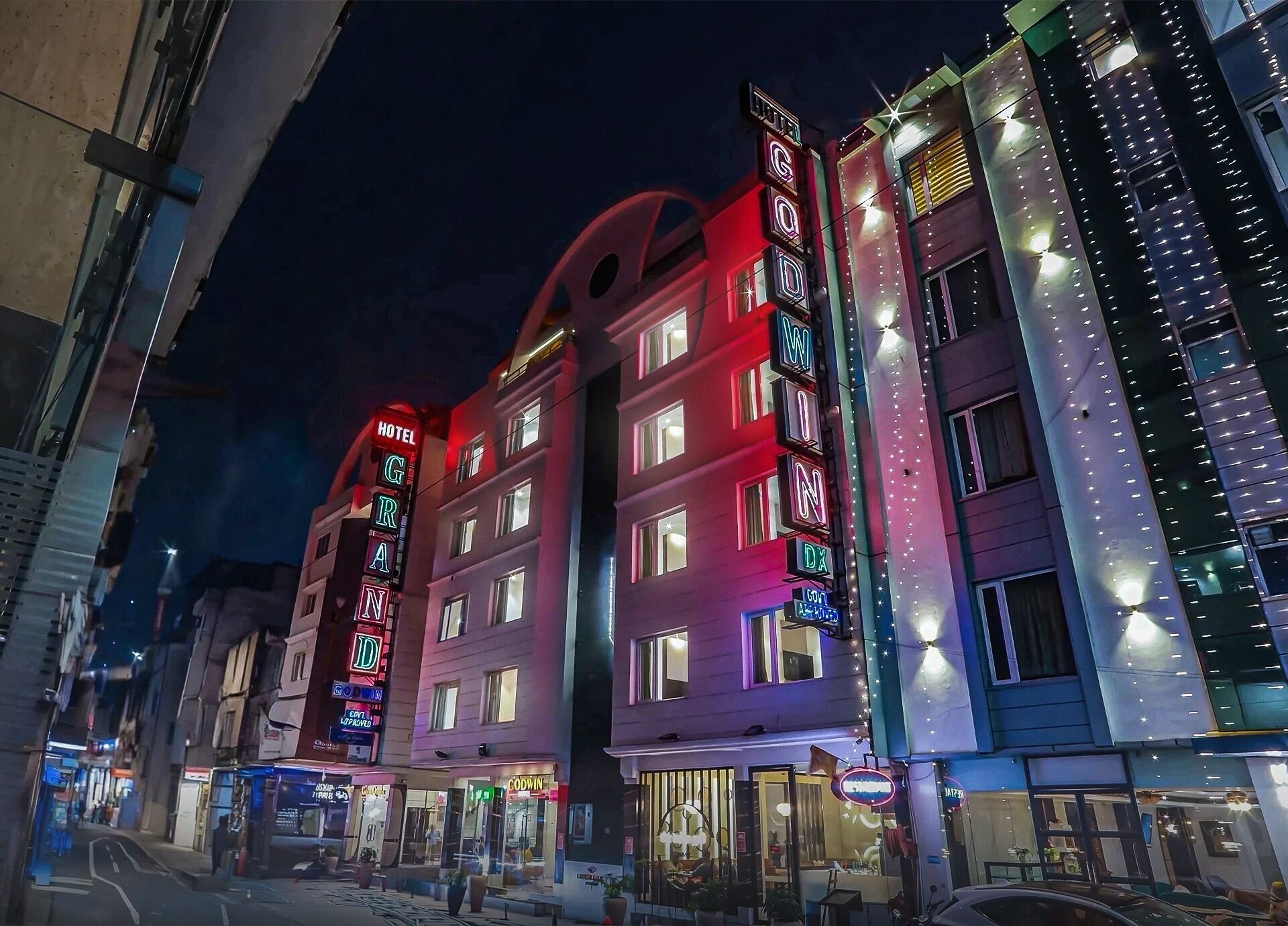 Photo - Hotel Godwin Deluxe New Delhi Railway Station and Connaught place - Free Airport Pick-Up