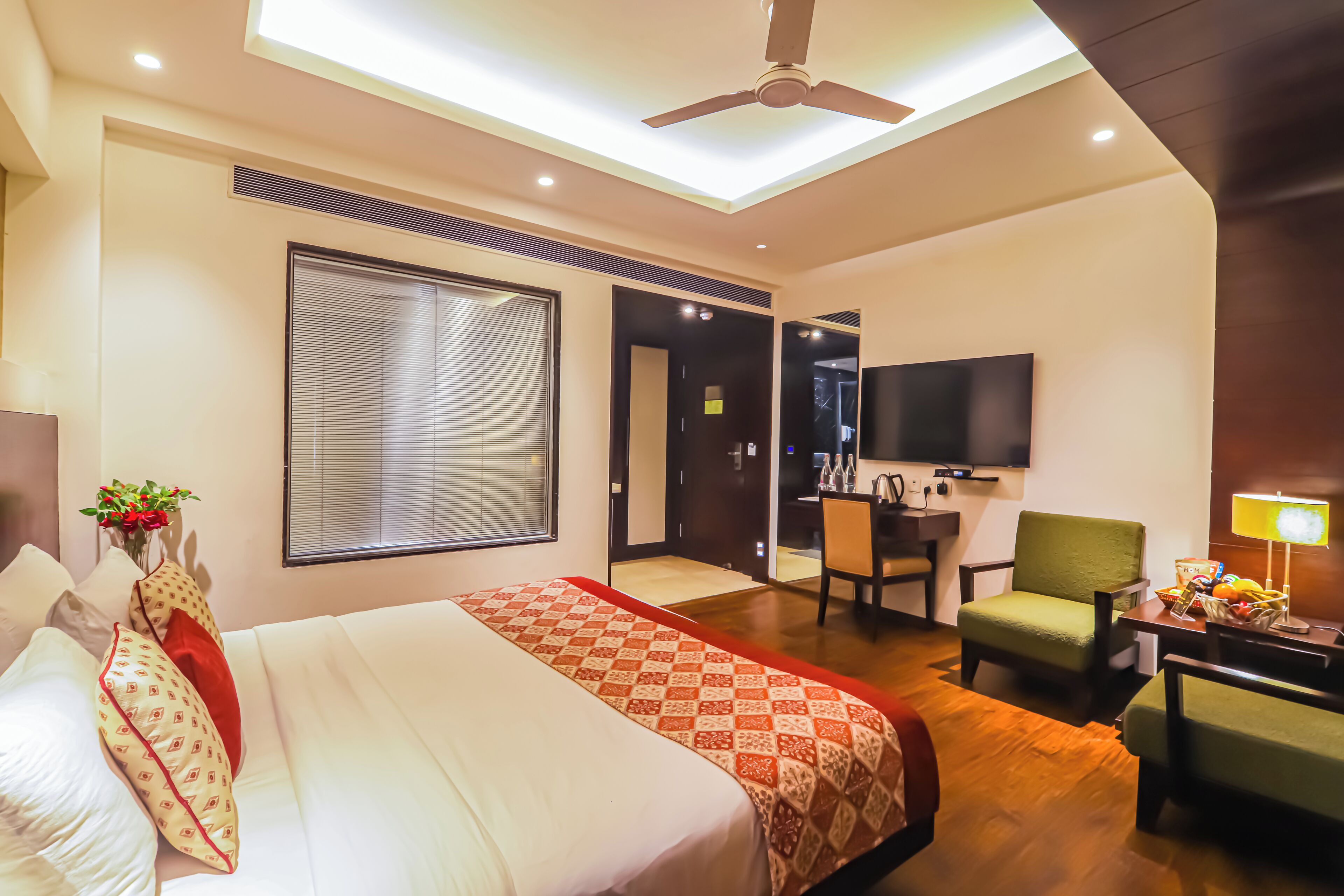 Studio | Egyptian cotton sheets, minibar, individually decorated