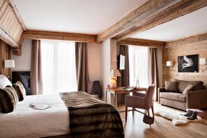 Egyptian cotton sheets, premium bedding, pillow-top beds, minibar