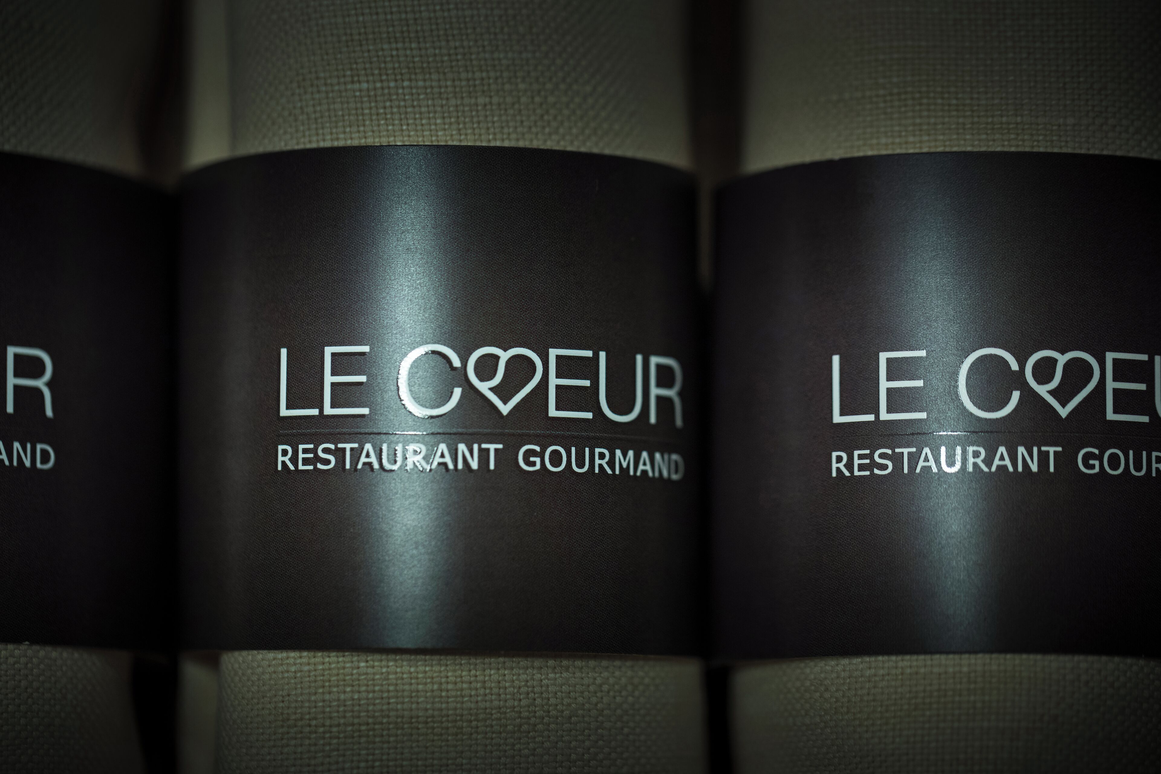 2 restaurants, breakfast served