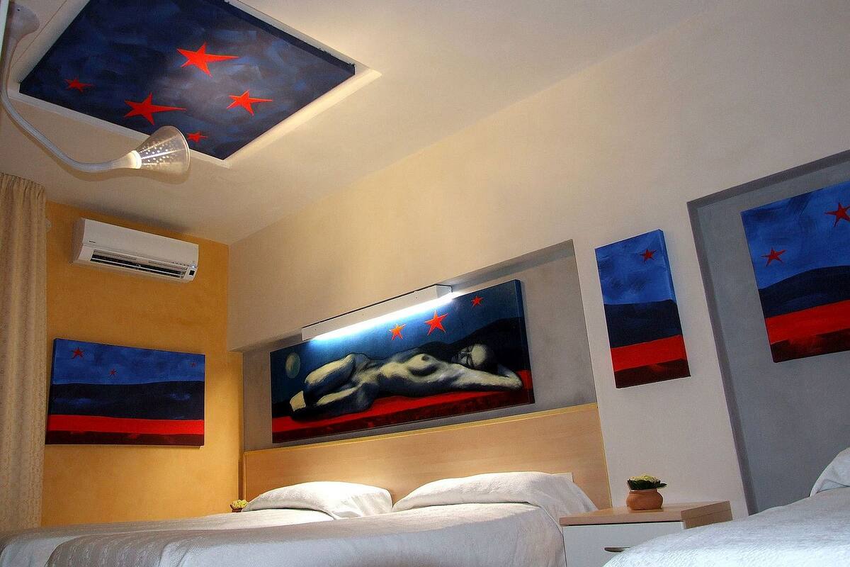 In-room safe, desk, soundproofing, free WiFi