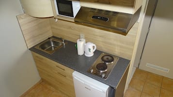 雪櫃、微波爐、爐具、咖啡機/沖茶器